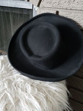 Classic Black Womens Wide-Brim Wool Hat